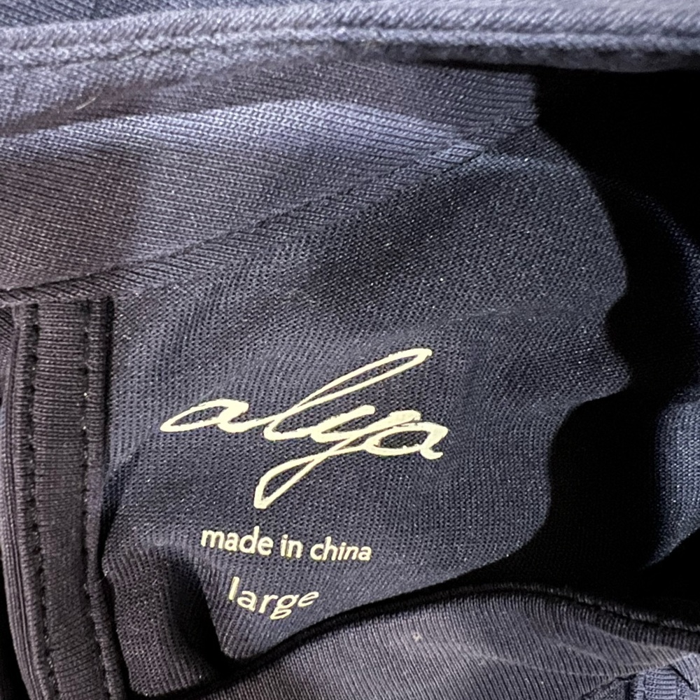 Embroidered Tank - Picture 4 of 4